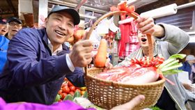 侯友宜板橋興隆市場掃街,侯友宜競選總部提供