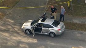 美國,汽車衝撞人群，交通事故（圖／翻攝自推特）