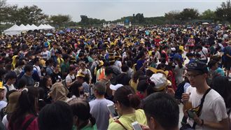 台南寶可夢　周末15萬人湧入抓寶