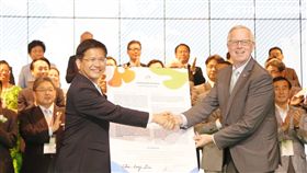 台中花博開幕林佳龍簽台中宣言,台中市政府提供