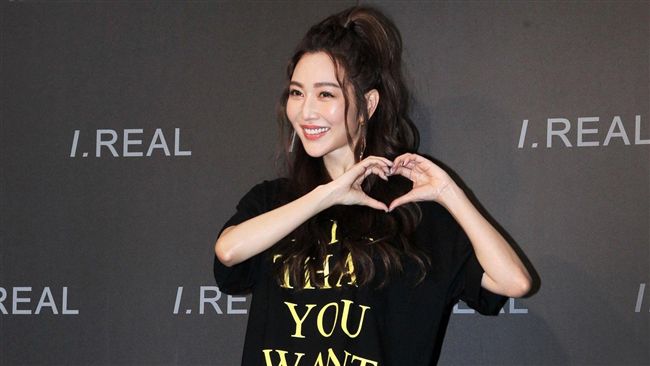 忍痛辭台劇　曾莞婷自創品牌網路賣翻