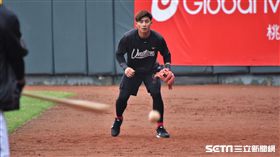 統一陳傑憲賽前練習。（圖／記者王怡翔攝影）