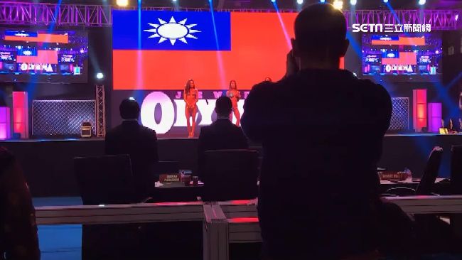 台灣健美選手奪冠　比基尼領獎秀國旗