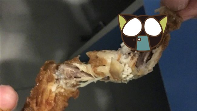 吃炸雞見活蛆嚇壞！反應卻遭嗆引熱議