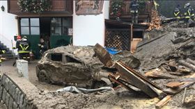 觀光客遭雷擊喪命…暴風雨肆虐義大利　增至17死　圖／番社推特