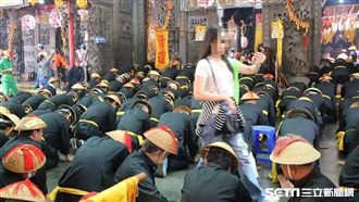 女迎王亂入道歉了　廟方曝王爺願原諒