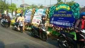 憾…獅航罹難者首位身分確認　印尼騎士「牽車」表示哀悼（圖／翻攝自Bahana Patria臉書）