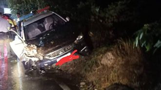 員警盤查可疑車輛　男子竟撞警車逃逸