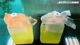 江男這次又拿了2個汽油桶前往立院抗議，警方隨即將他帶回派出所偵訊，全案訊後依恐嚇公眾及公共危險等罪移送法辦（翻攝畫面）