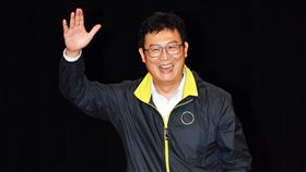 姚文智出席北社晚會民進黨台北市長參選人姚文智（圖）13日在台北卓越堂出席北社「台灣文化日」晚會，向與會成員揮手致意。中央社記者施宗暉攝　107年10月13日