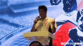 ▲辜仲諒請大家吃牛排。（圖／記者蕭保祥攝影）