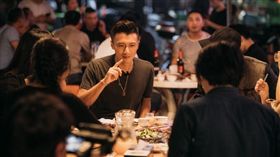  謝霆鋒日前到四川錄製節目。（圖／微博）