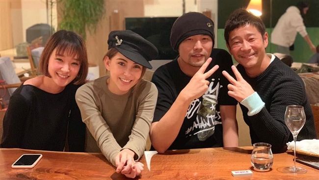 周董夫婦在東京　百億身價社長款待