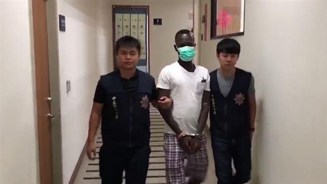 花心洋男夜店把妹！她怒報警讓夫GG