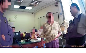 台北,中山分局,警員熱心幫助迷路的日籍男（圖／翻攝畫面）