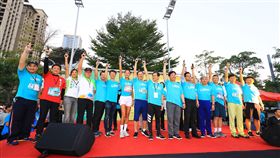 岱宇台中馬拉松開跑　林佳龍不忘推銷花博