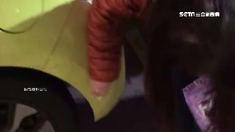 撞車遭抓包！婦拿紙巾擦辯：哪有刮痕