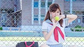 正妹靠這張照片，被網友推翻。（圖／翻攝自IG）