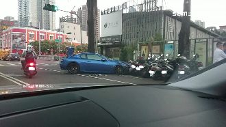 瑪莎拉蒂閃車撞毀　車主：還好有保險