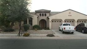 孫子不滿祖母要他打掃房間，開槍射她。（圖／翻攝自《12NEWS》）