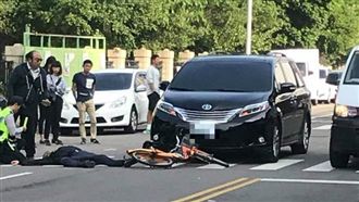逆向撞林佳龍座車　黎明幼兒園長送醫