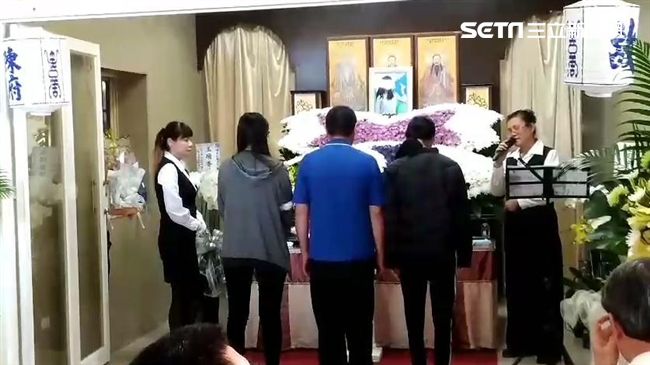 成大女碩士遭殺害！母含淚杖棺送女兒