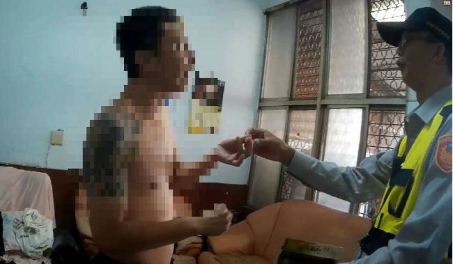 吸毒逾20年　他決心戒毒報警自首
