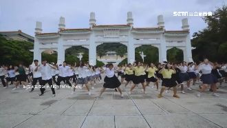 學生「翠玉白菜」旁熱舞　50人維安