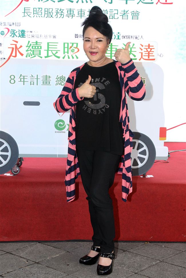 資深藝人石中玉。（記者邱榮吉/攝影）