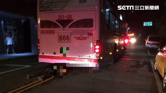 夫醉躺路中遭公車輾斃　醉妻一旁目擊