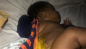 嬰兒,炸屎,父母,美國　圖／翻攝自Tatyanna Chambers臉書