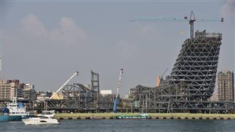 傳高雄港務大樓倒塌　貼文網友出面了