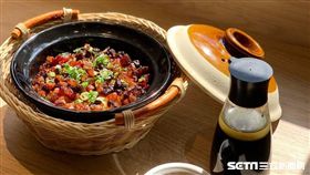 港苑餐廳,煲仔飯。