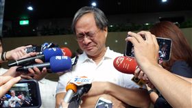 不滿丁守中批評指控　小野痛哭（1）台北市長柯文哲競選總幹事小野（圖）7日接受媒體訪問，對於國民黨台北市長參選人丁守中指他與導演吳念真「包山包海」，他表示完全無法接受，甚至一度情緒激動痛哭。中央社記者梁珮綺攝　107年11月7日