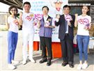 「與運將談菸害、破迷思」陳淑麗、李㼈、宋蘋恩與全體貴賓合照。（記者林士傑/攝影）
