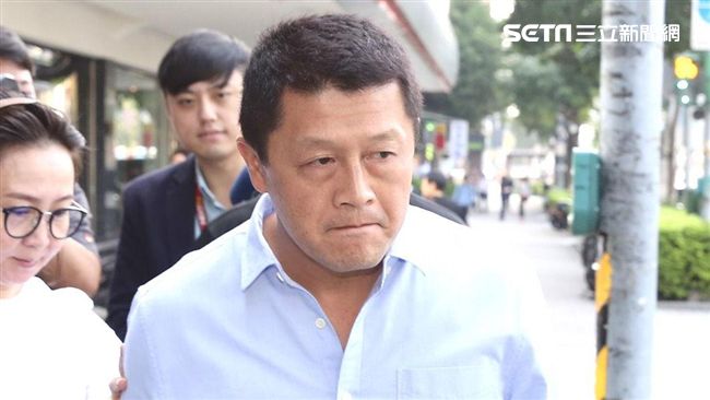 赴靈堂遭拒　洪文棟私生子：被污辱！