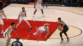 麥考倫「殺人後撤」　嗆公鹿太不尊重
NBA,波特蘭拓荒者,CJ McCollum,後撤,Donte DiVincenzo
翻攝自推特