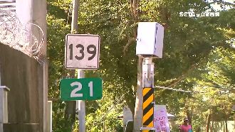 死亡彎道又出事！騎士跨雙黃線被撞飛