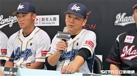 桃猿洪一中總教練。（圖／記者王怡翔攝影）