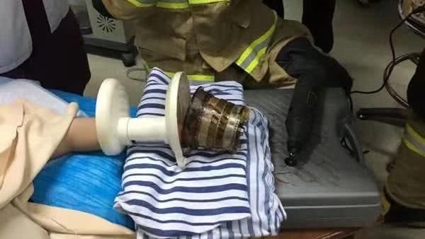 媽榨果汁…女童想幫忙手慘捲進機器內