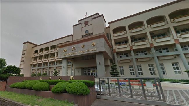 誠正中學好基情　5男大玩「上下鋪」