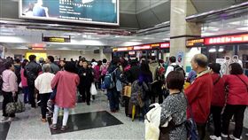 澎湖觀光人數120萬人次　可望達標（1）根據澎湖縣政府統計，今年澎湖觀光人數截至9月已逼近百萬大關，比去年同期增加2萬8000多人，旅遊處表示，今年120萬人次的目標可望達標。（資料照片）中央社　107年10月22日