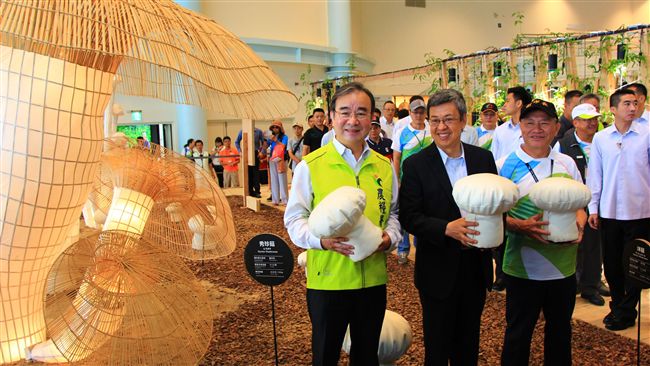 陳建仁參訪花博外埔園區　對農業讚賞