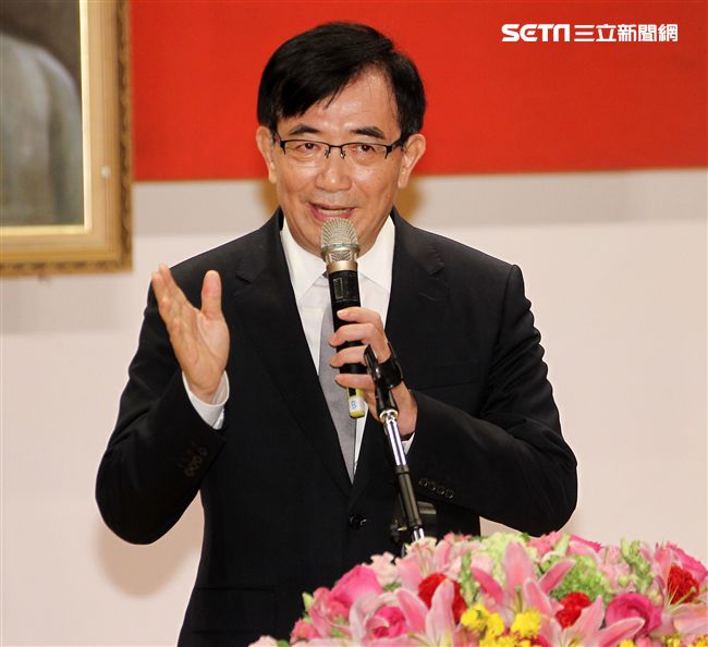 交通部長吳宏謀主持台鐵局交接。（記者邱榮吉/攝影）