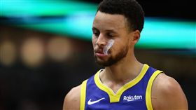 柯瑞三節傷退未歸　勇士主場慘敗公鹿
NBA,金州勇士,Stephen Curry,受傷,密爾瓦基公鹿,Giannis Antetokounmpo
翻攝自推特