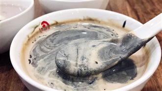 濃稠芝麻糊+核桃露　滑順口感超療癒