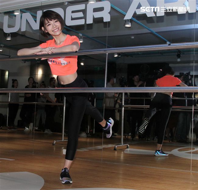 林明禎勤運動練出好身材。（記者邱榮吉/攝影）