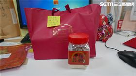 徐世榮相挺陳其邁每年都會收到來自苗栗大埔的薑糖(圖/陳其邁辦公室提供)