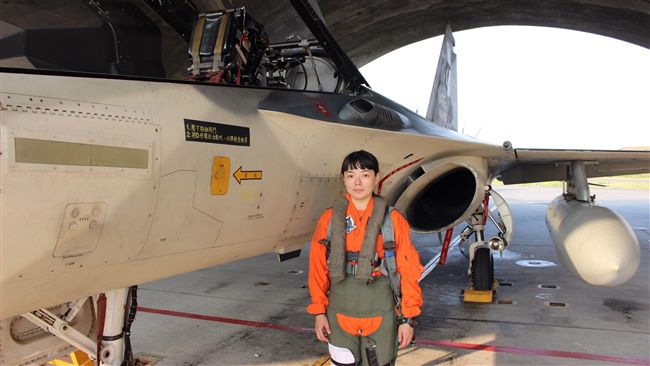 空防再添女英雄！飛官完成換裝訓練