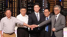 2018台北市長公辦辯論會左起李錫錕、柯文哲、姚文智、丁守中、吳蕚洋。（圖／公視提供）